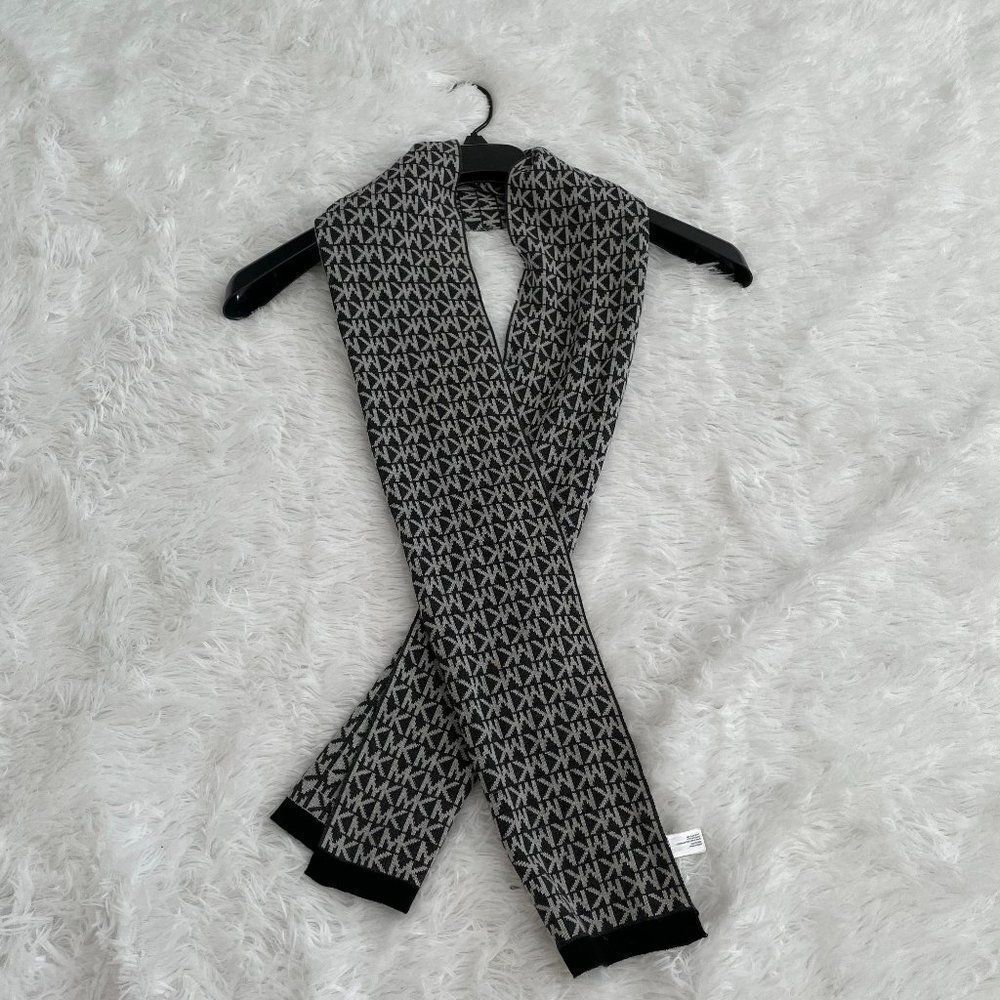 Women Michael Michael Kors Logo Scarf in Gray One Size - Picture 1 of 7